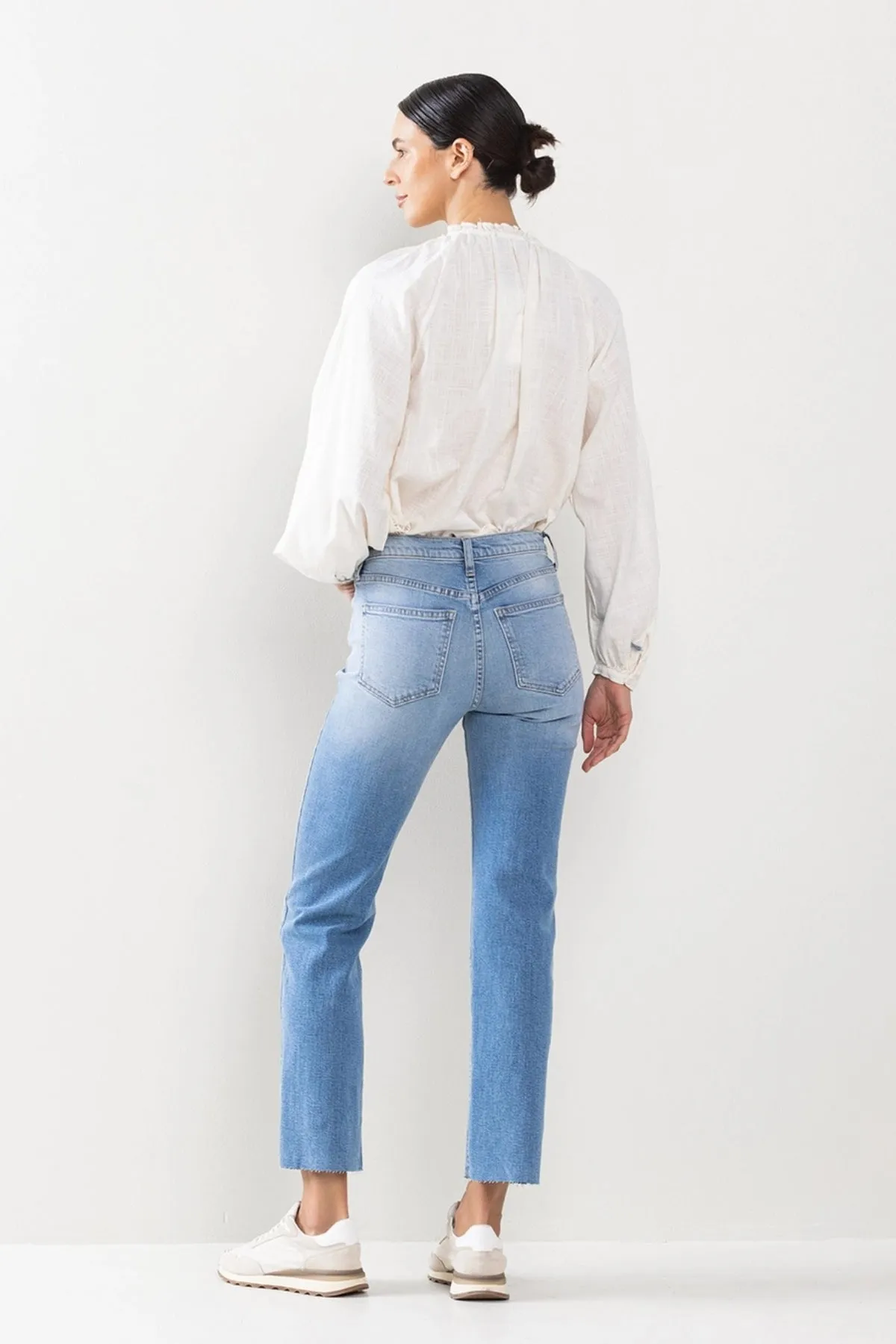 HR Slim Straight Jeans